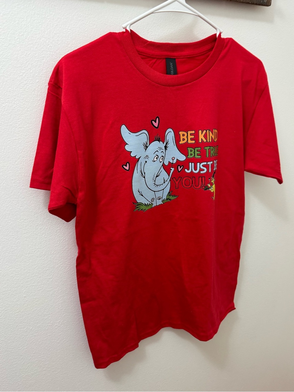 Gildan Red Kids Tee with Elephant "Be Kind Be True" Graphic - Picture 5 of 6